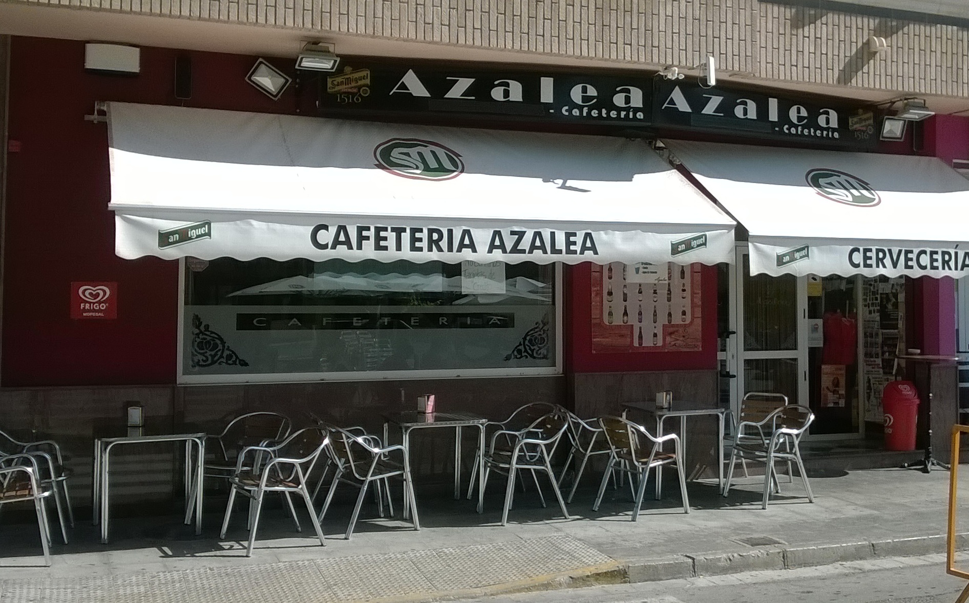 Cafeteria Azalea