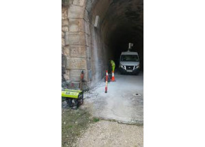 Ja han començat les obres per posar llum als túnels de la Via Verda