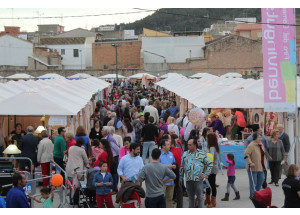 La Feria del Comercio de Riba-roja de Túria abre boca con una noche de tapeo